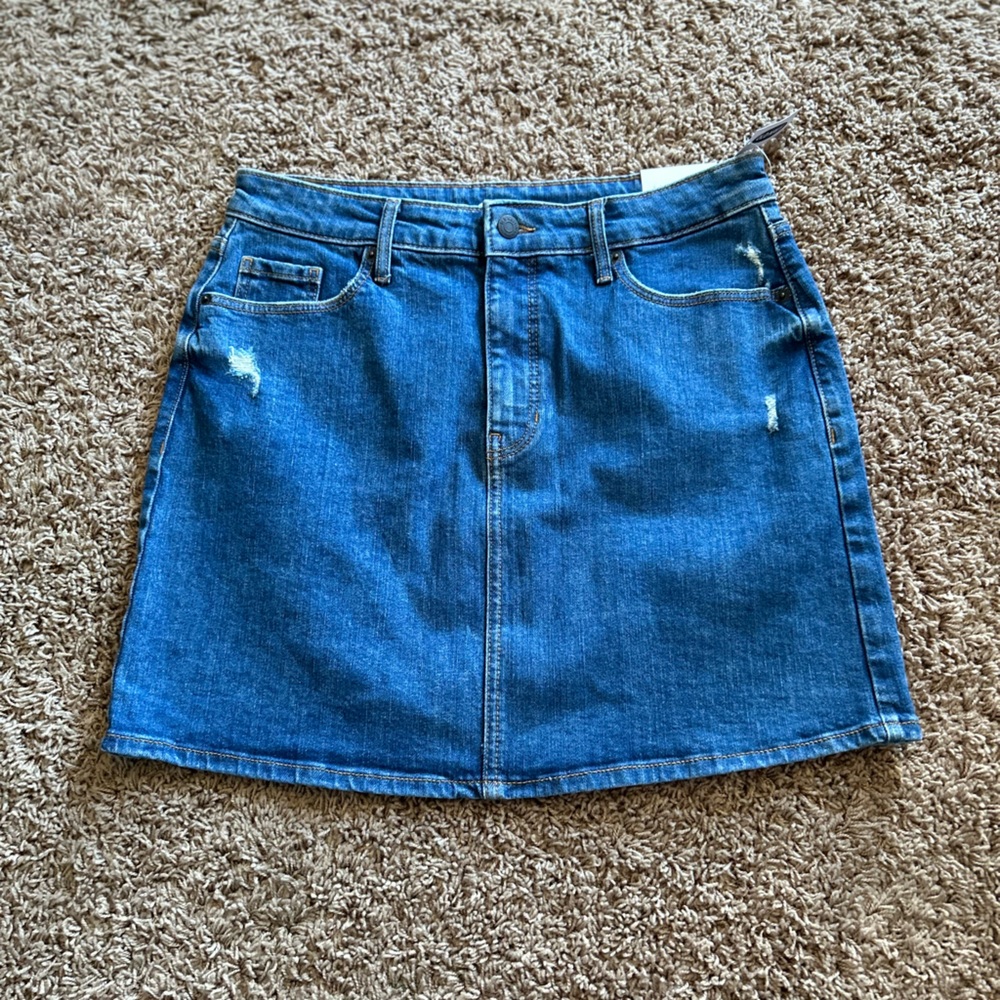 Old navy women’s Jean skirt with tags